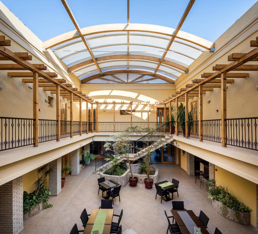 Atrium Agard Panzio Bed & Breakfast Gárdony Exterior foto
